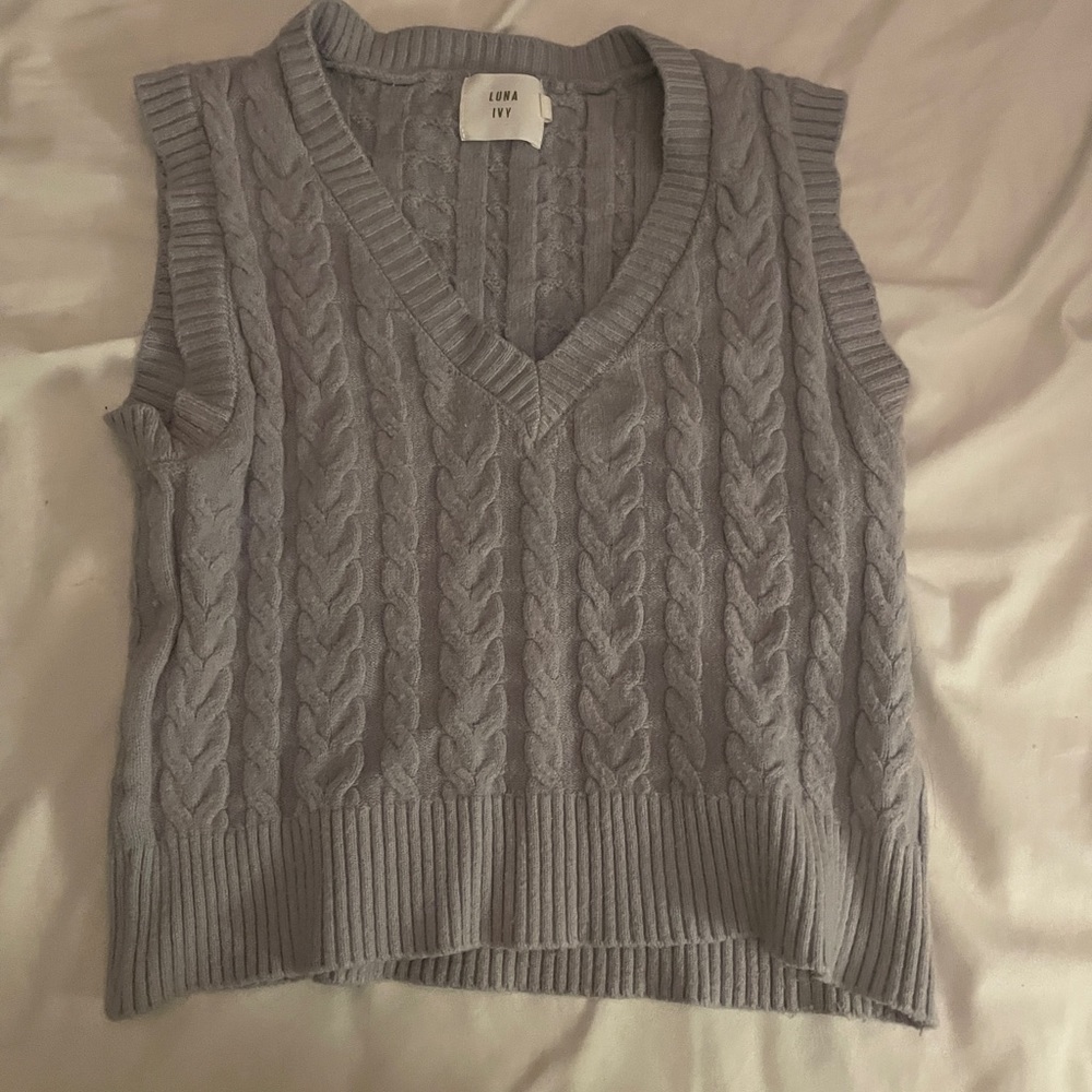 luna ivy purple sweater vest size medium